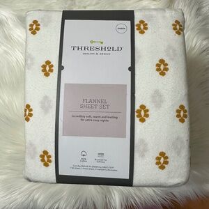 Queen Size Threshold Gold Medallion Flannel Plaid Sheet Set